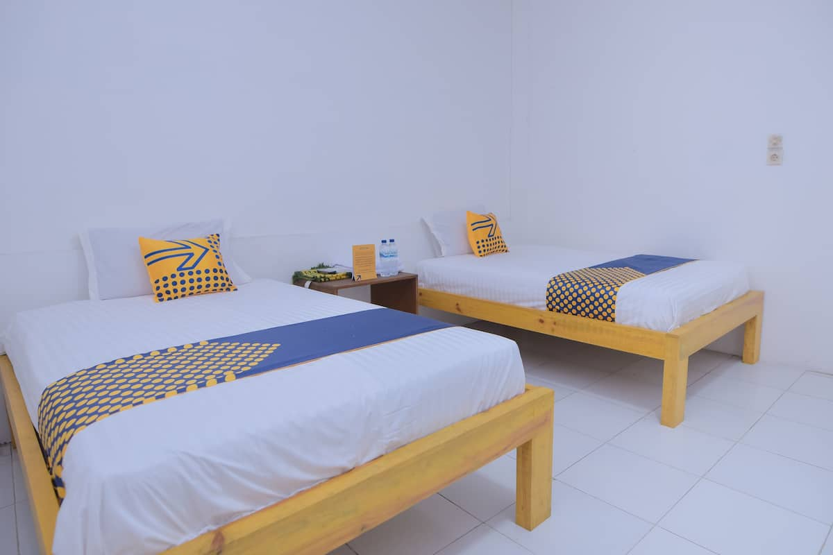 Standard Twin Room | Desk, free WiFi, bed sheets