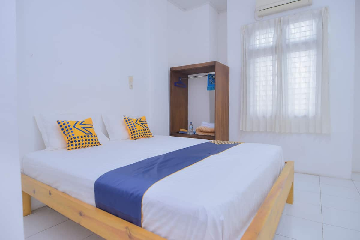 Standard Double Room | Desk, free WiFi, bed sheets