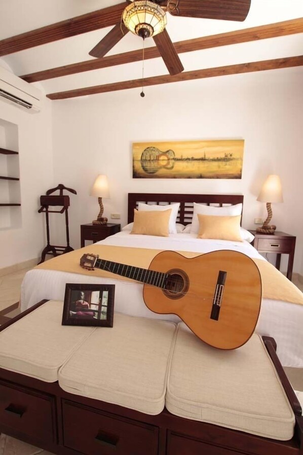 Juniorsvit - balkong | 1 sovrum, egyptiska bomullslakan och sängtillbehör av högsta kvalitet