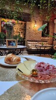 Desayuno completo todos los días (con cargo)