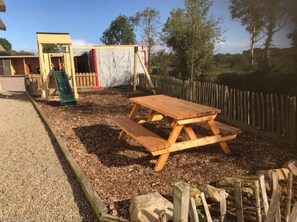 Children’s play area – outdoor