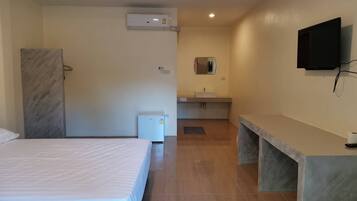 Deluxe Double Room | Desk, free WiFi