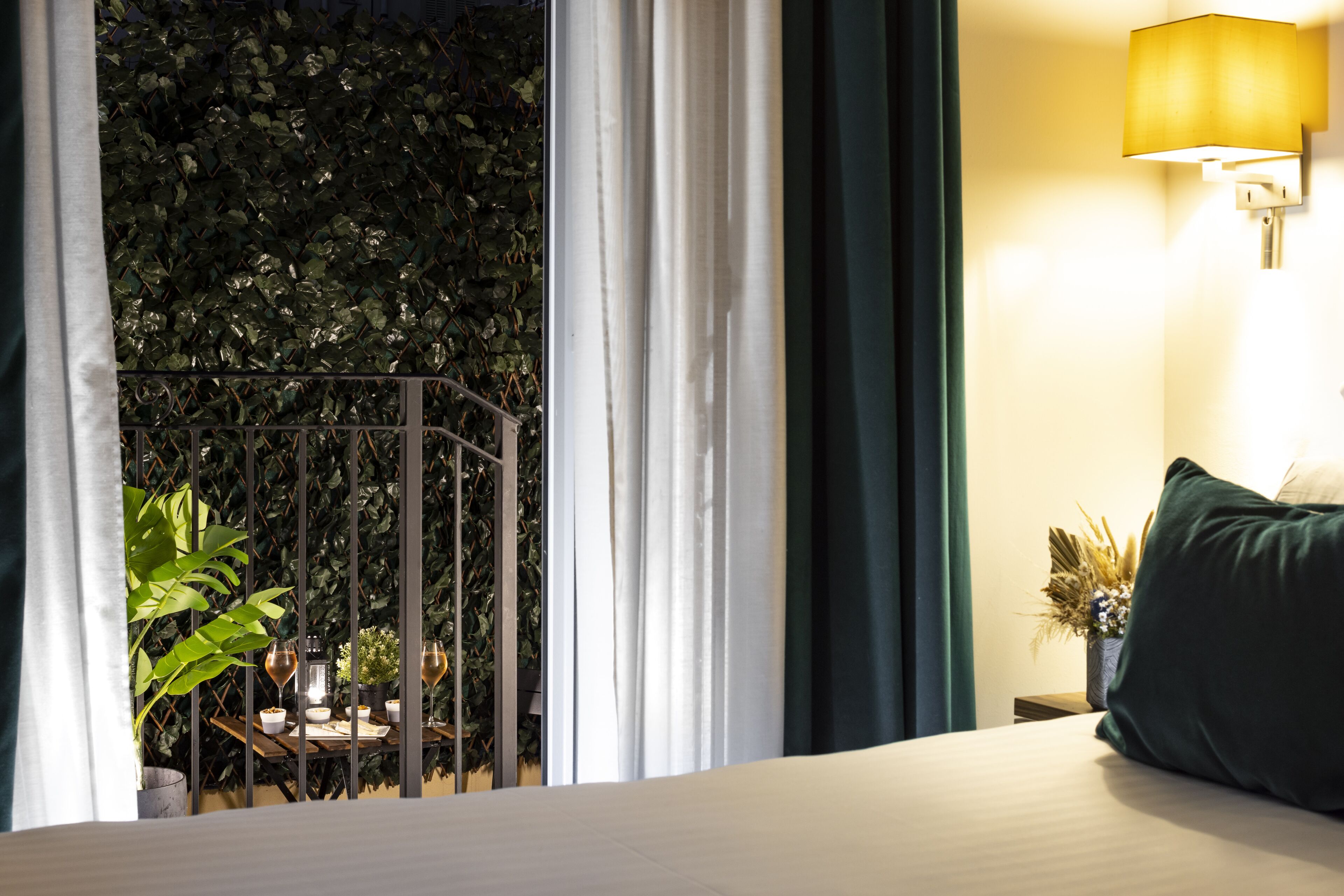 superior double room | minibar, in-room safe, desk, blackout curtains