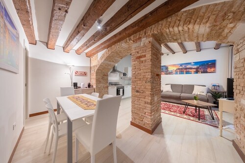 Loft on two levels exposed beam