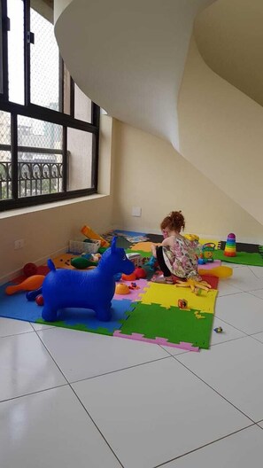 Aire de jeu intérieure pour enfants