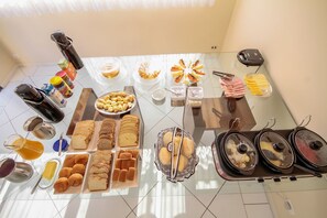 Bao gồm bữa sáng buffet hàng ngày