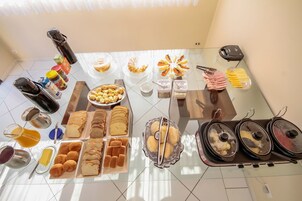 Desayuno bufé gratuito y diario