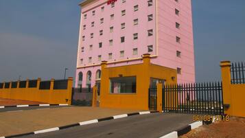 واجهة المنشأة