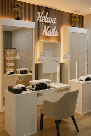 Nail salon