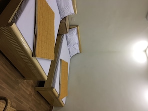 8 bedrooms, WiFi