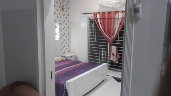 2 Schlafzimmer, Zimmersafe, Bügeleisen/Bügelbrett, WLAN