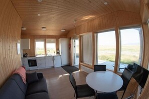 村舍, 1 间卧室 | 起居区 | 平板电视