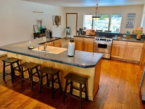 Fridge, microwave, oven, stovetop - Majestic Views Overlooking Lake Cascade w/ acreage (Cascade)