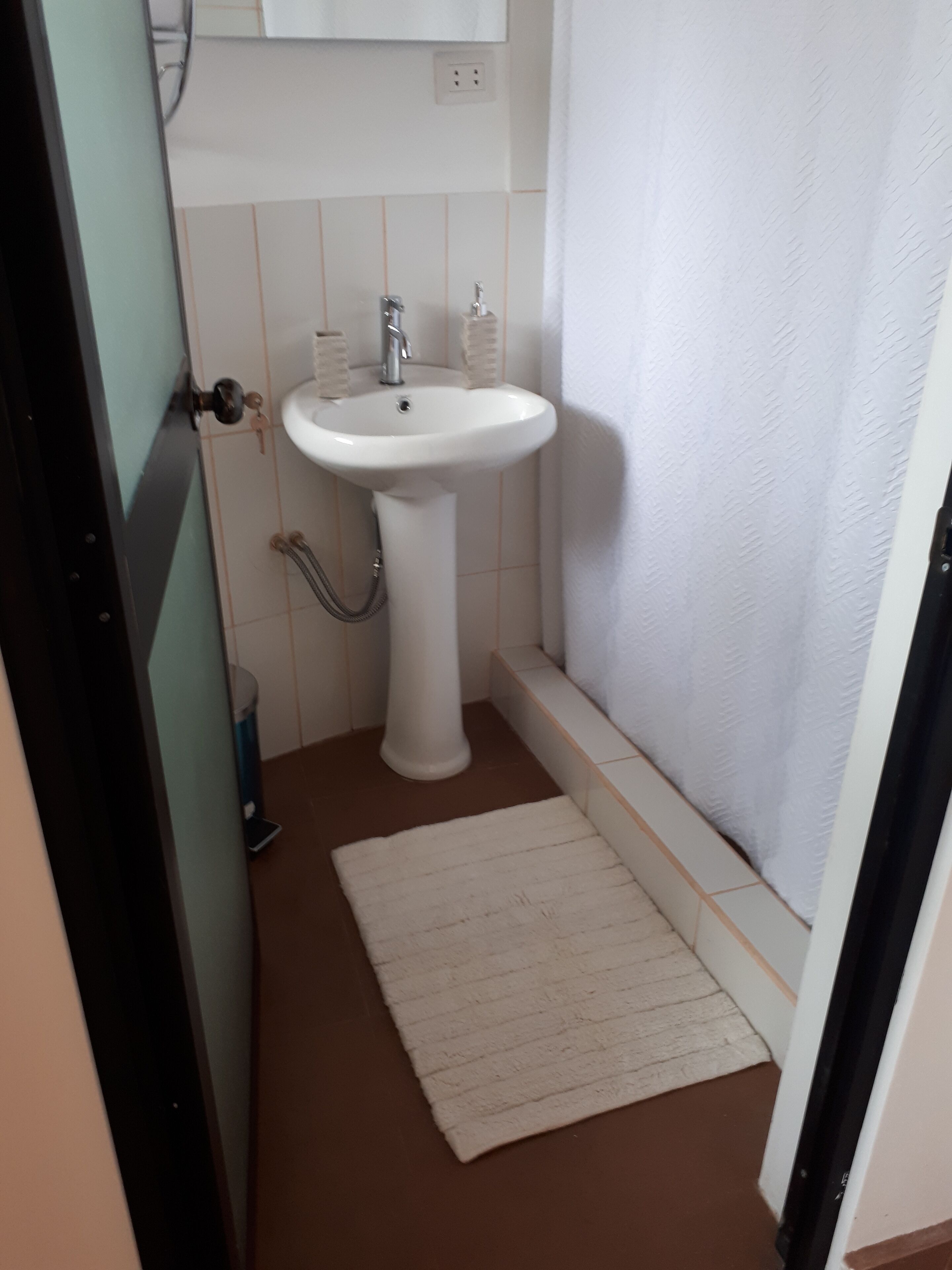 Panoramic Double Room | Bathroom | Shower, free toiletries, towels