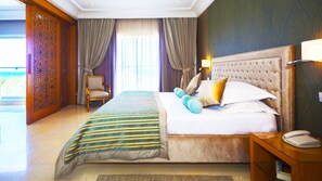 Suite | Minibar, in-room safe, free cribs/infant beds, bed sheets - Occidental Sousse Marhaba (Sousse)