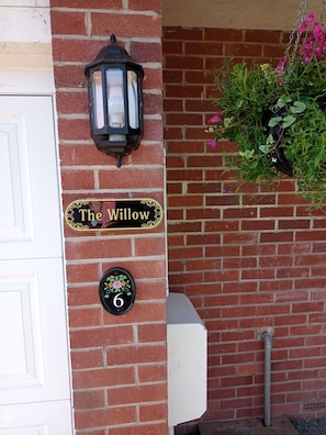 Exterior - The Willow (Glastonbury)