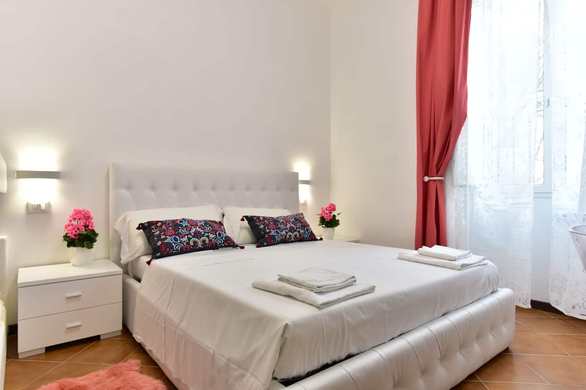 Kamar | 2 kamar tidur dan meja kerja