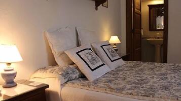 Caja de seguridad en la habitación, wifi gratis y ropa de cama