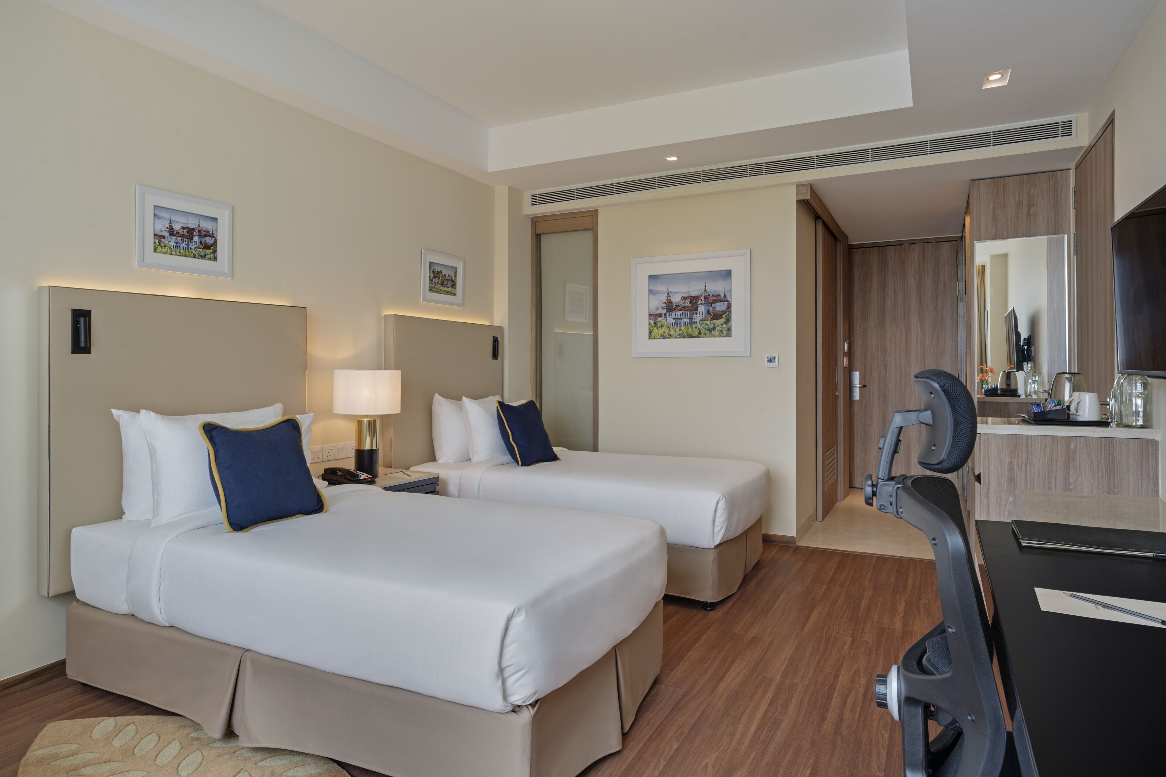 1 bedroom, hypo-allergenic bedding, minibar, in-room safe