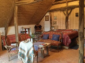 Cottage | Living area