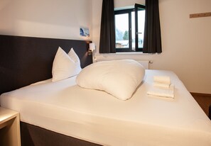 1 bedroom, in-room safe, iron/ironing board, free WiFi