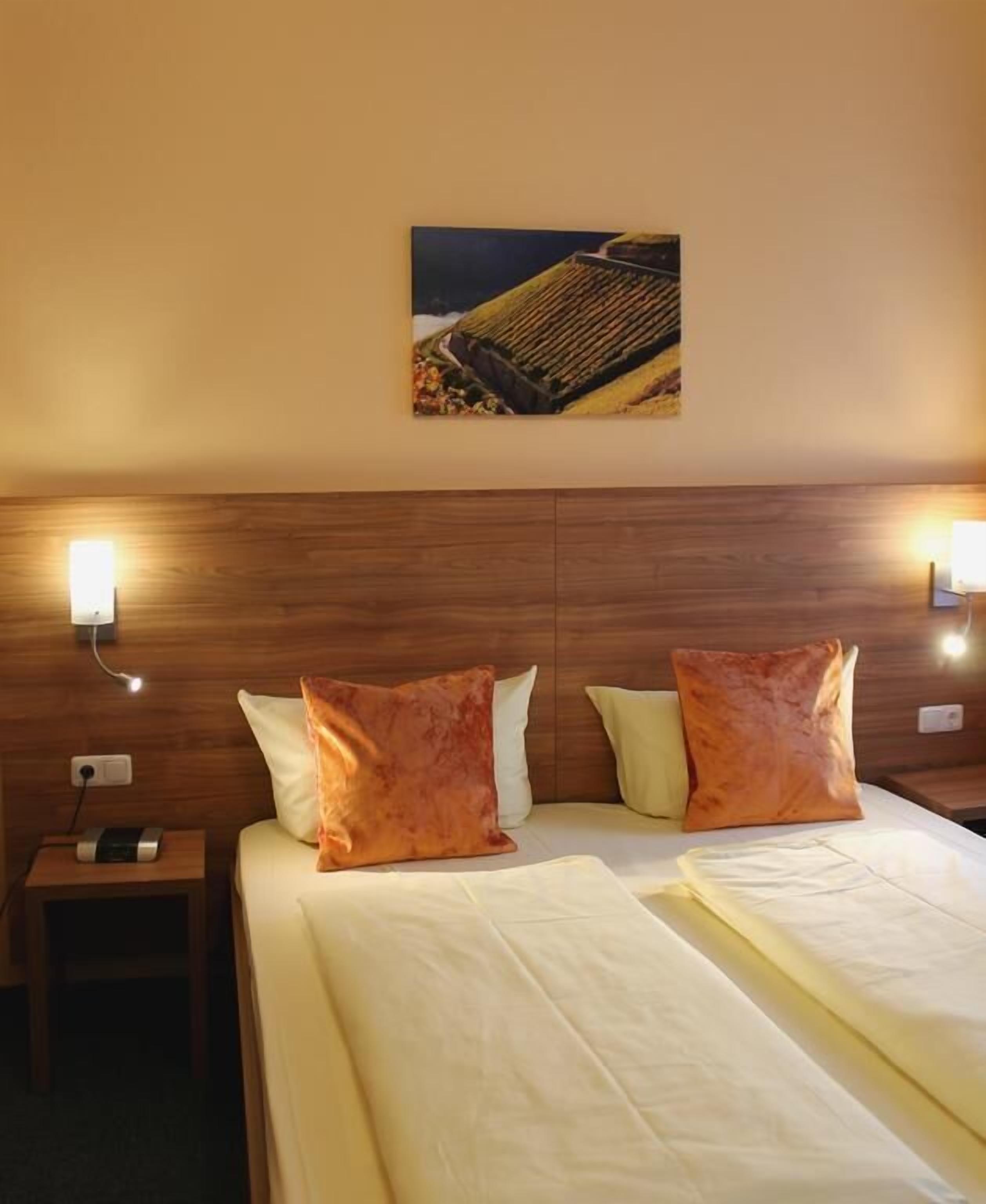 double room | desk, laptop workspace, blackout curtains, free wifi