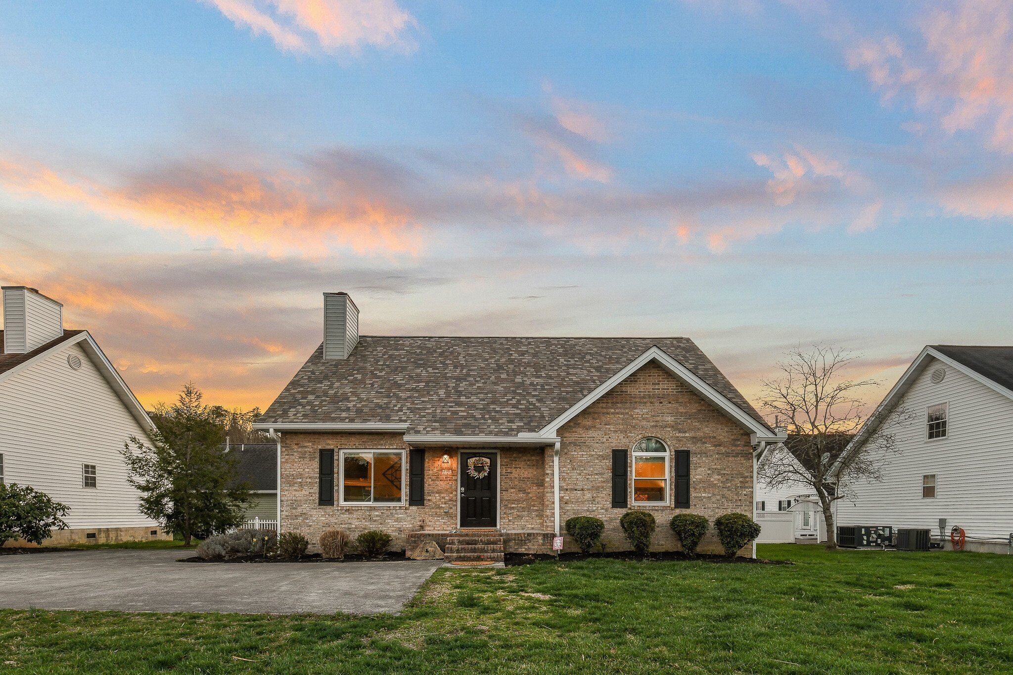 House, 2 Bedrooms | Exterior