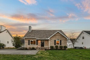 Exterior - Rotties' 2 Bedroom Home by RedAwning (Pigeon Forge)