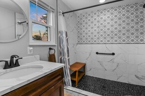 Bathroom - Rotties' 2 Bedroom Home by RedAwning (Pigeon Forge)