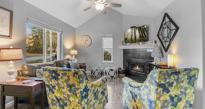 Rotties' 2 Bedroom Home by RedAwning