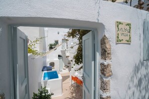 Pool - Santorini-treasures Mallisa villa traditional (Emporio)