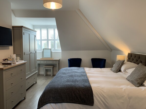 Deluxe Double Room (Room 2) | Iron/ironing board, free WiFi, bed sheets
