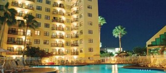 2 BR RESORT IN PERFECT LOCATION NEAR UNIVERSAL