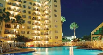 2 BR RESORT IN PERFECT LOCATION NEAR UNIVERSAL