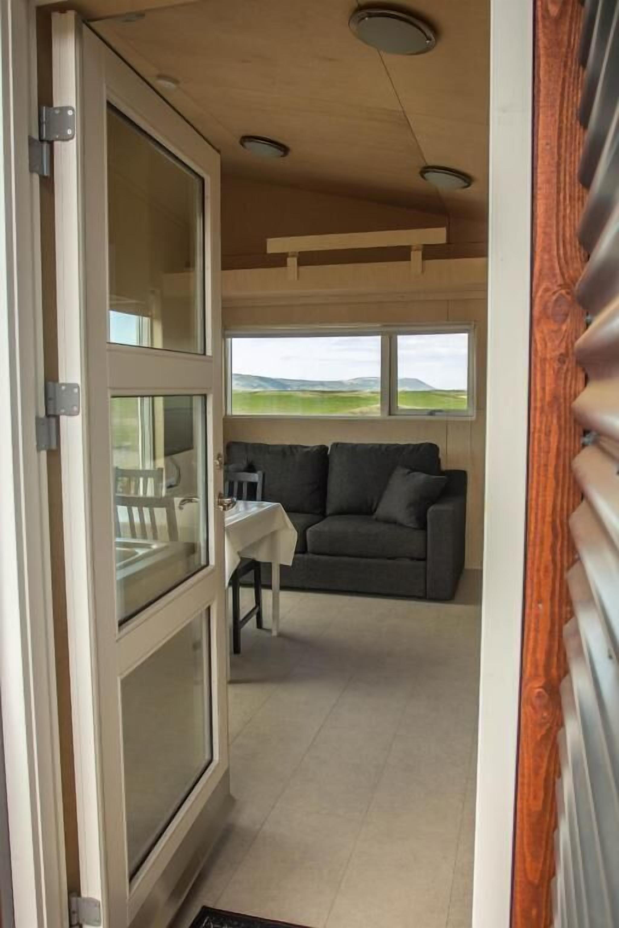 Cottage, 1 Bedroom | Blackout curtains, free cots/infant beds, free WiFi, bed sheets