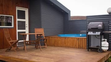 Cottage, 1 Bedroom | Private spa tub