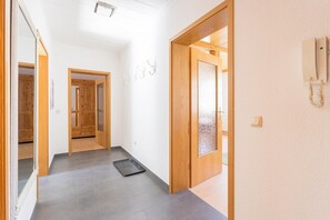 Apartment (Bergblick) | Free WiFi - Apartments Ilmtal-Jena (Jena)