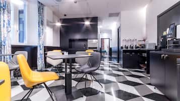 包含每日自助早餐