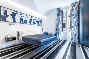 Senior Double Room | Minibar, in-room safe, desk, soundproofing - V-Accommodation IV Fontane (Rome)