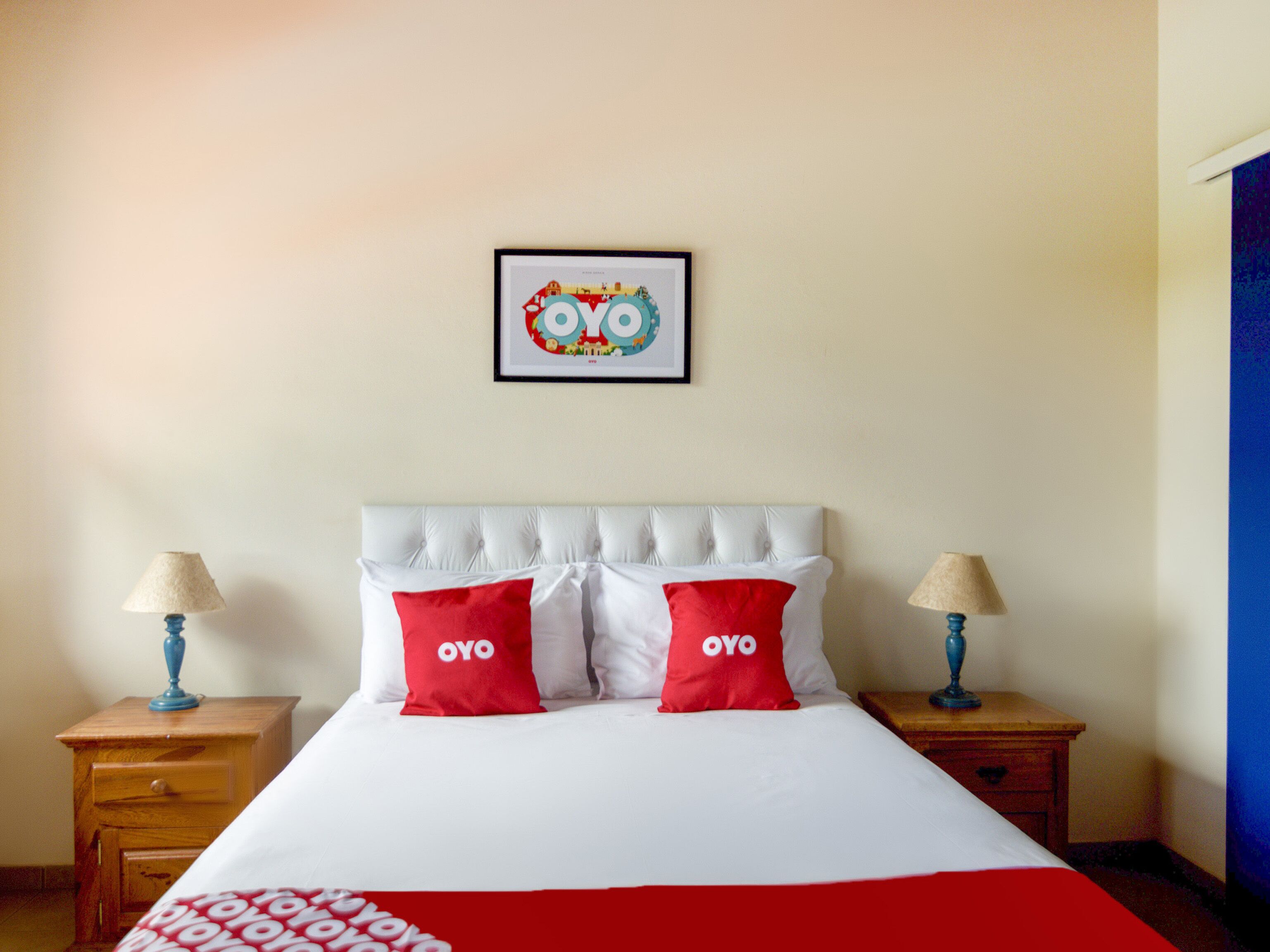 quadruple room, multiple beds | minibar, desk, iron/ironing board, free wifi