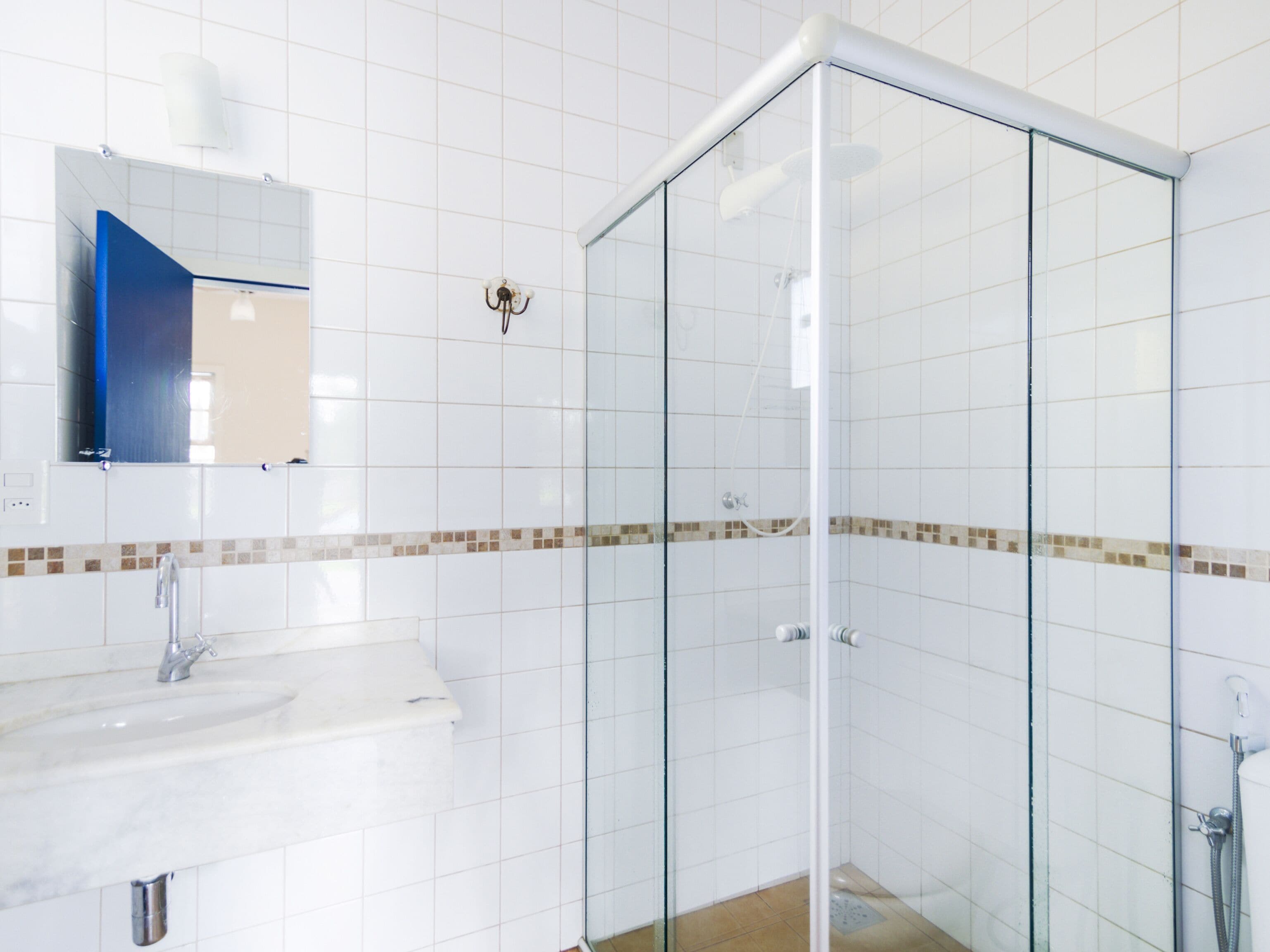 double room | bathroom | shower, free toiletries, hair dryer, towels