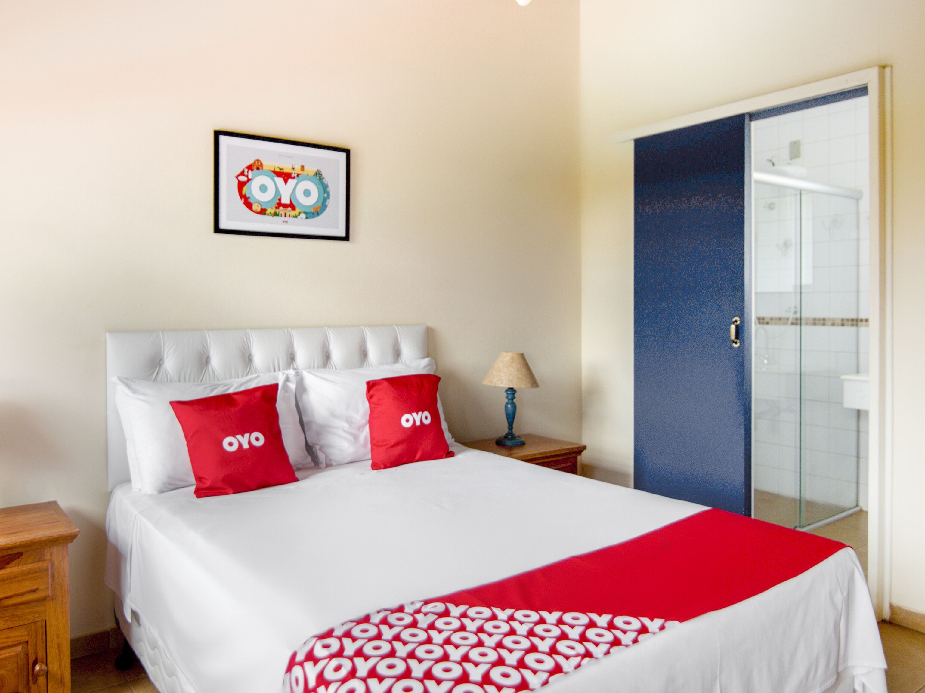 quadruple room, multiple beds | minibar, desk, iron/ironing board, free wifi