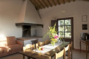 Apartment (con 2 camere da letto) | Living area