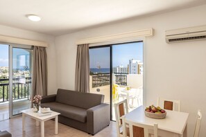 Tabla de planchar con plancha, cunas gratuitas, wifi gratis