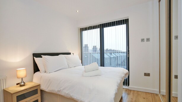 2 habitaciones, tabla de planchar con plancha y wifi gratis 