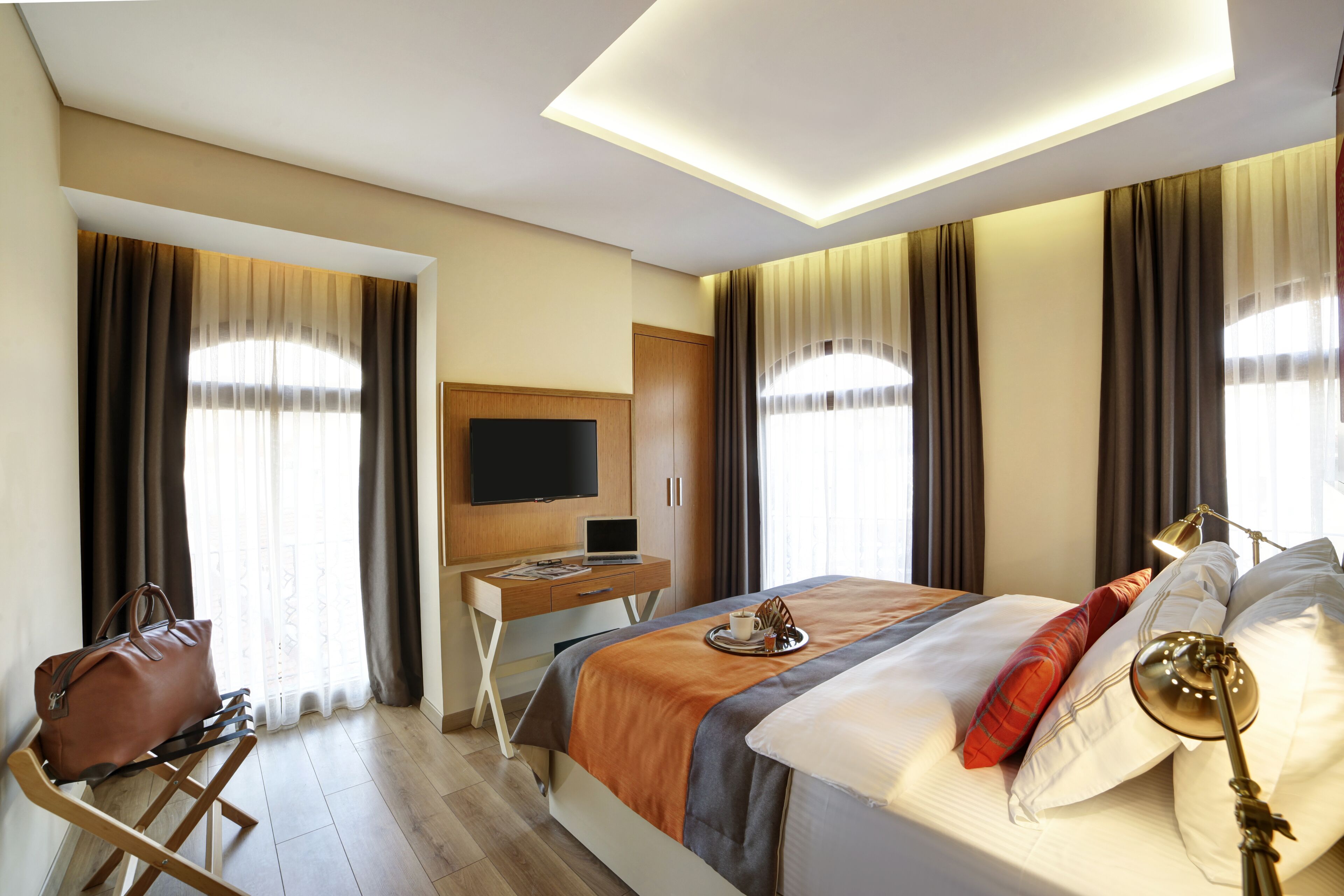 Photo - The Fox Hotel