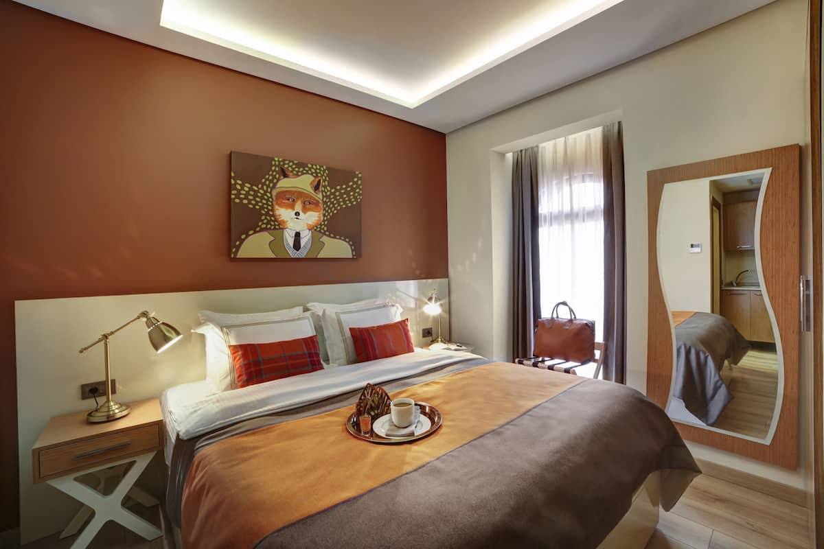 Egyptian cotton sheets, premium bedding, down comforters, pillowtop beds