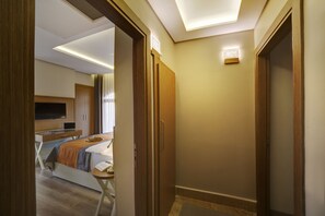Egyptian cotton sheets, premium bedding, down comforters, pillowtop beds - The Fox Hotel (Istanbul)