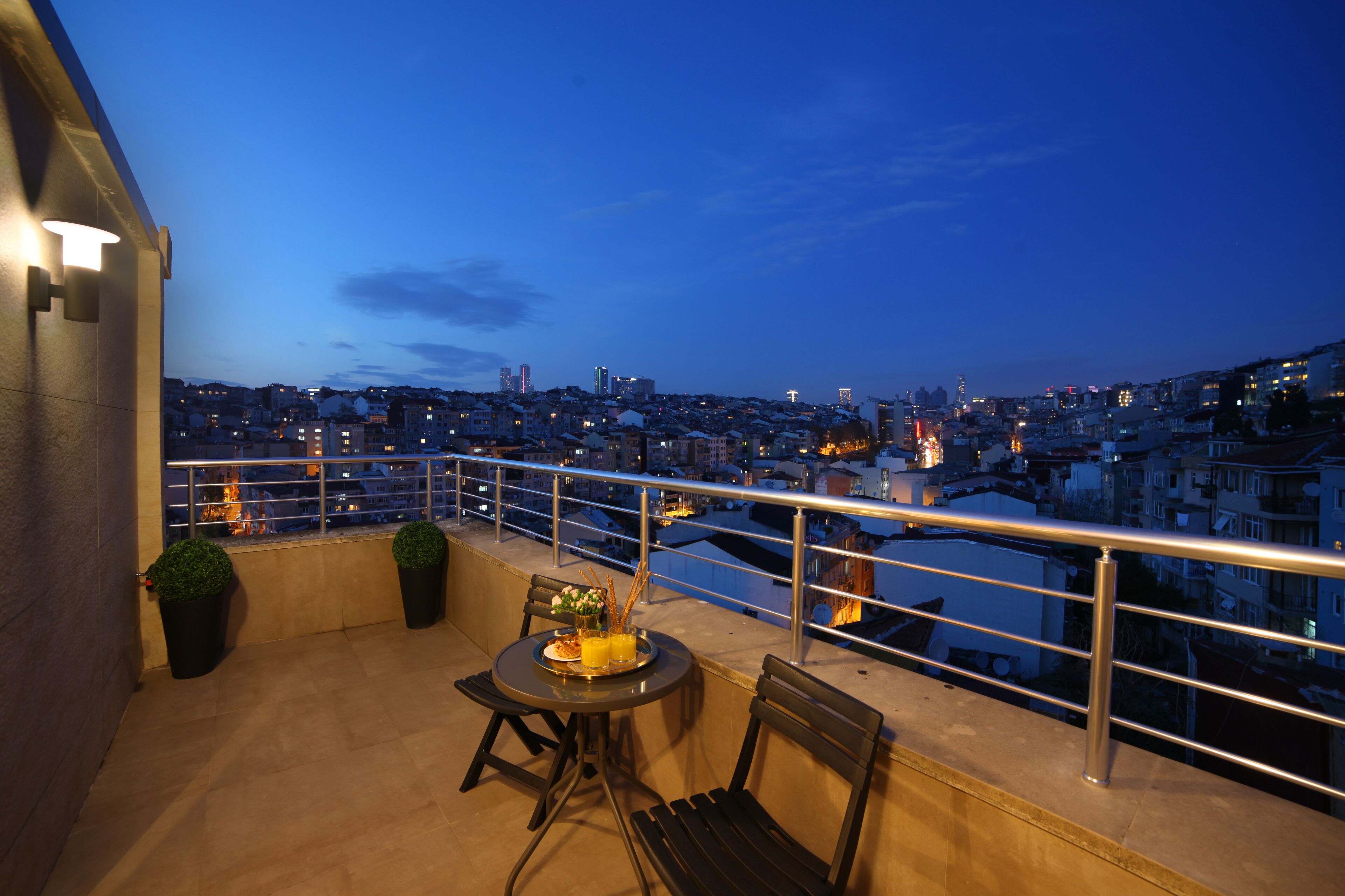 Photo - The Fox Hotel