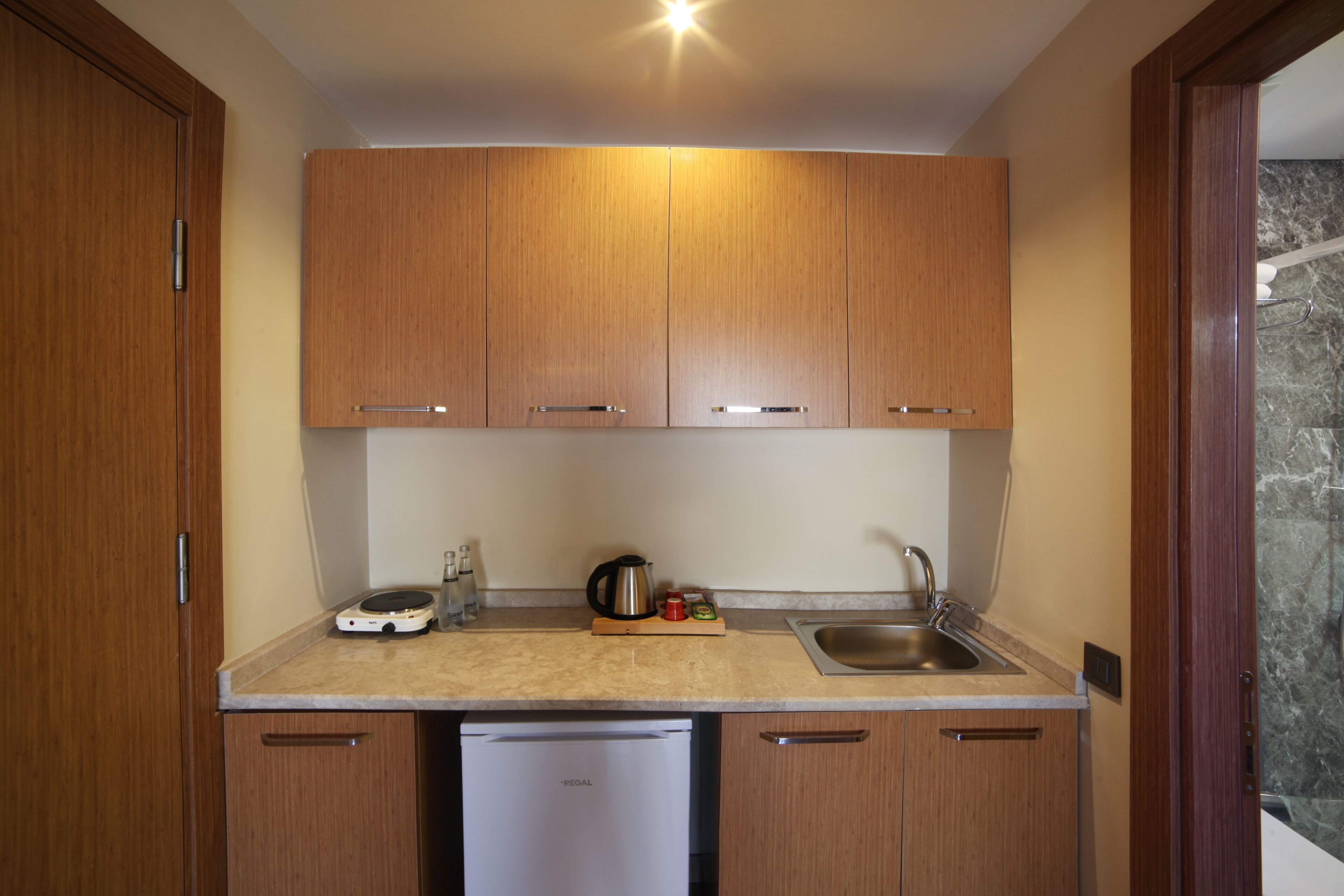 Photo - The Fox Hotel